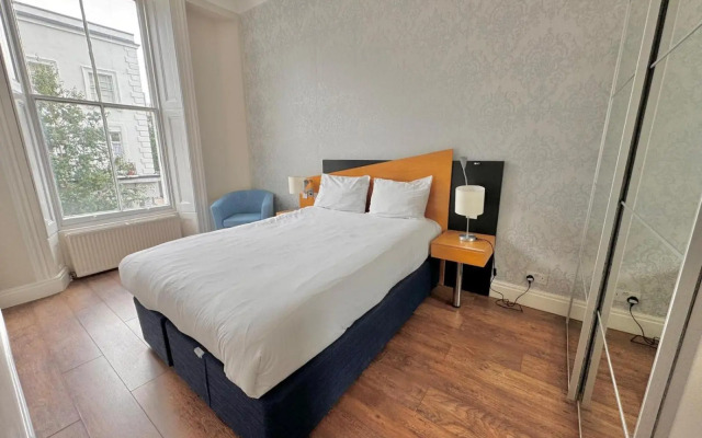 Spacious Two Bedroom Apartment in Westminster