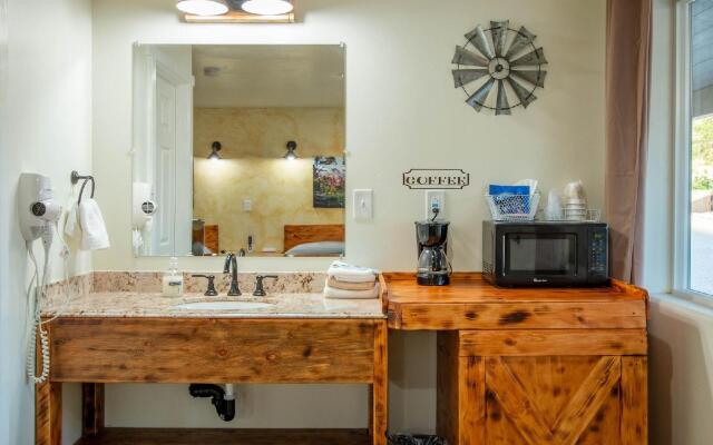 Hurricane Hideaway Lodging