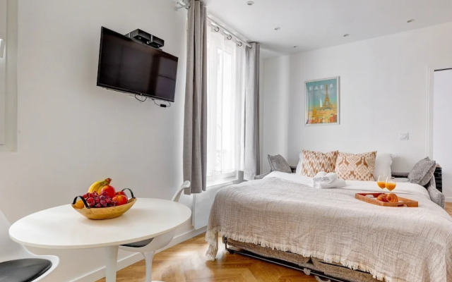 Bright 1BR Near Seine & Eiffel Tower