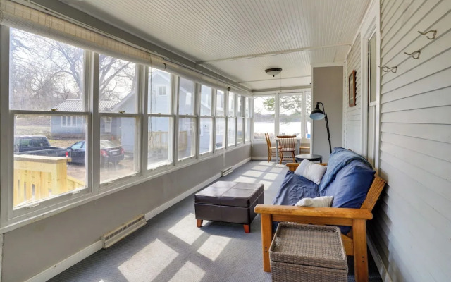 Snowmobile Trail On-site: Lakefront Mound Apt!