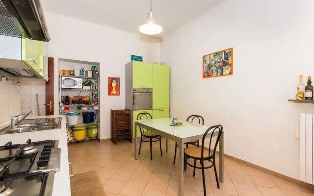 Vanchiglietta Roomy Apartment