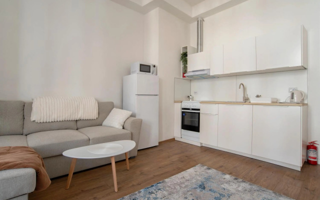 Supreme Luxury Top Central 1 Bedroom Apartment