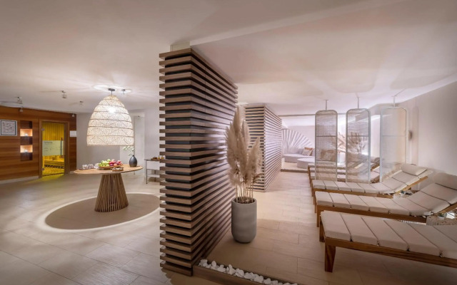 Valamar Lacroma Hotel