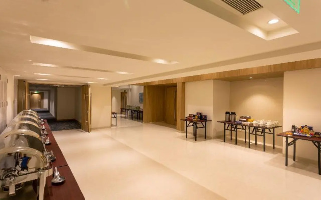 Holiday Inn Express & Suites Bengaluru Old Madras Road by IHG