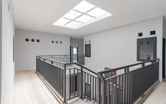 RedDoorz near Exit Toll Pasteur 4