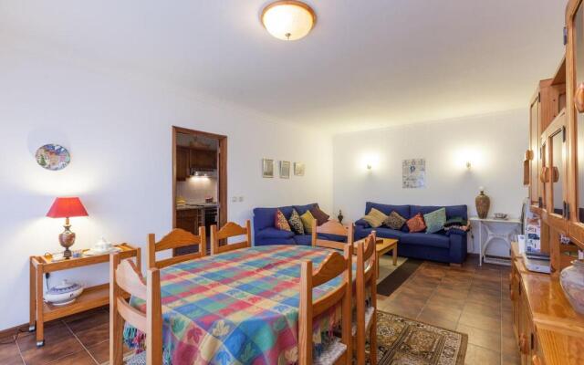 Amorosa Beach Apartment