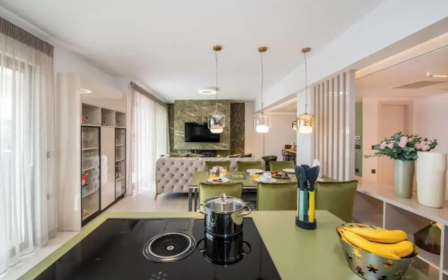 Flos Apartments