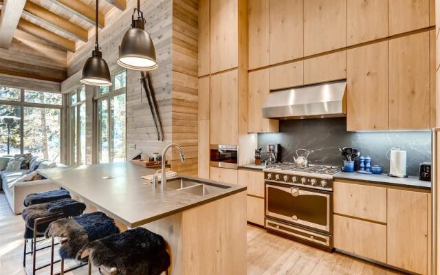 1-184 West Meadow Drive