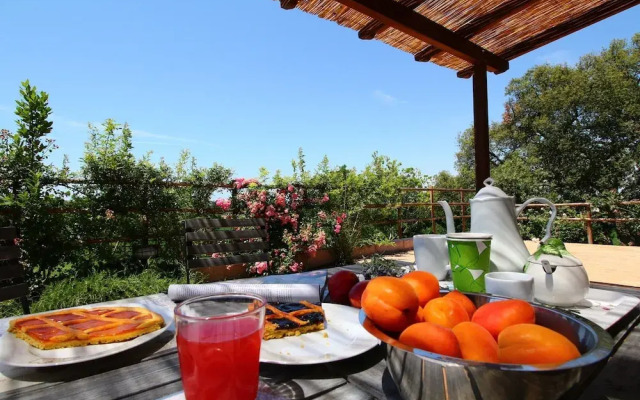 Farmhouse in Montalto Near Sandy Beach