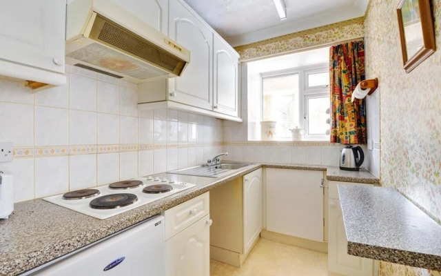 Cozy Apartment Located near Coast