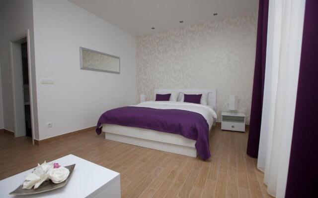 Rooms Ino