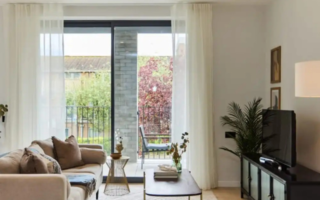 The Brondesbury Escape - Cosy 1bdr Flat With Balcony Parking