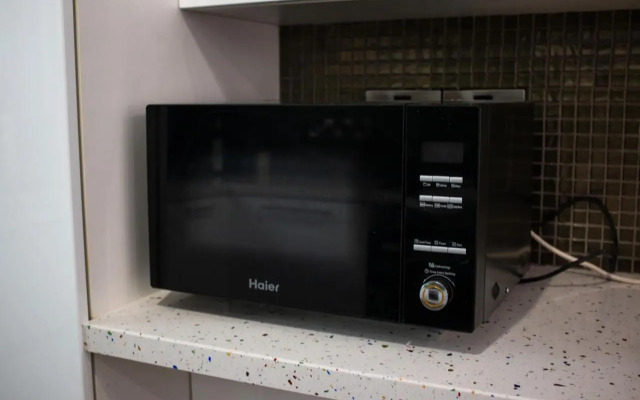 Renovated 2-bedroom flat with free parking, center