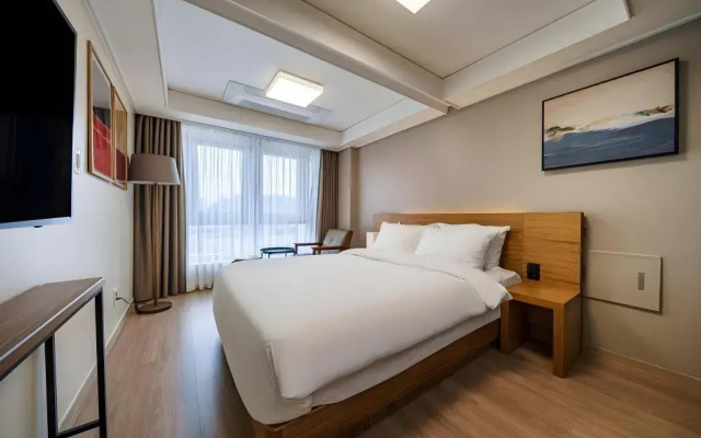 Chungchoho Best Hotel