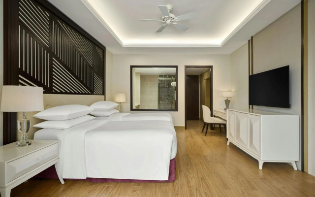 Renaissance Danang Hoi An Resort & Spa – Guest Rooms – Da Nang