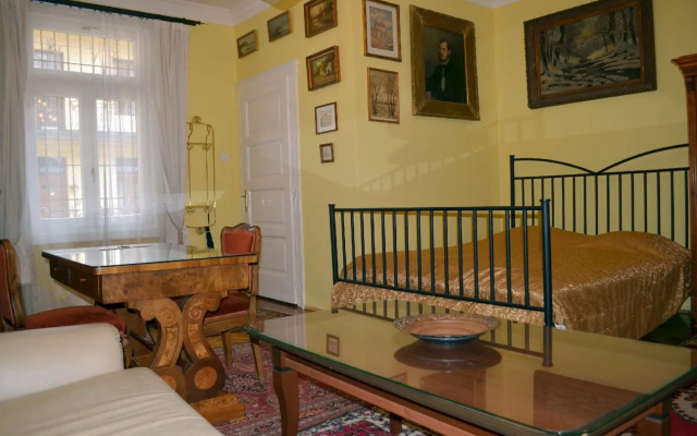 Central Market Apartments