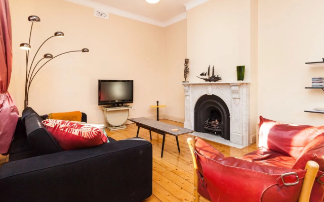 MADELINE, 1BDR Fitzroy Apartment