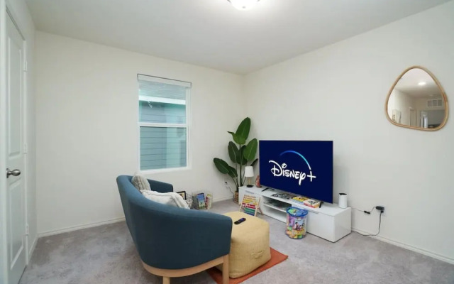 Rare Find Sleeps 13 Family Fun