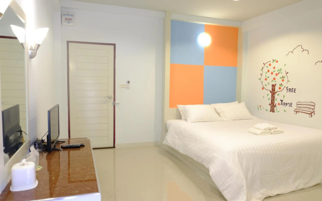 Juntima Place at Amphawa – Guest Rooms – Amphawa