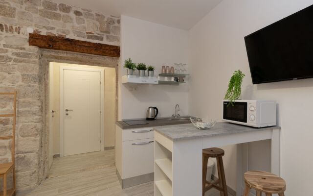 Studios Kadena