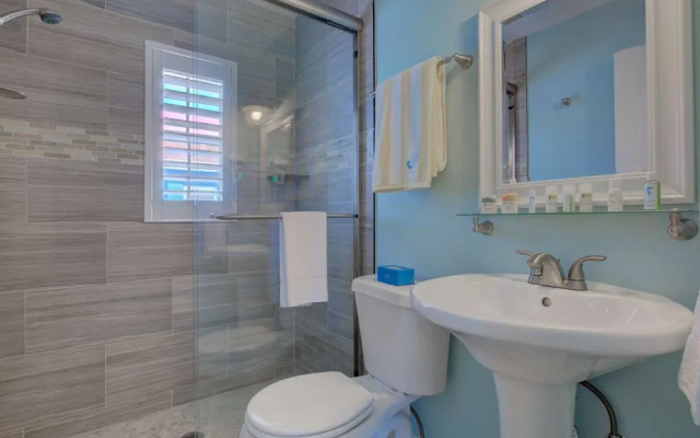 Lulu's Key House Loggerhead 2/2 Upstairs