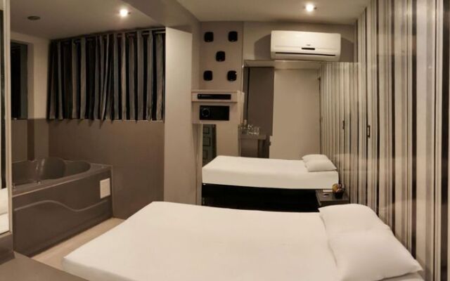 Qollana Business Hotel