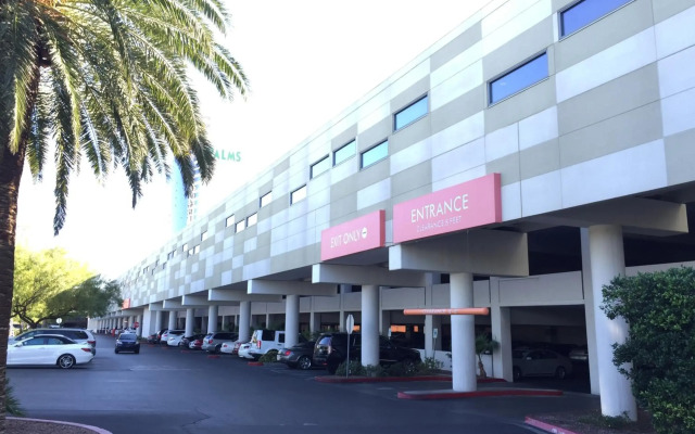 Palms Place