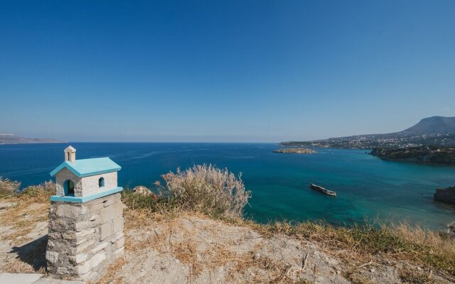 Karavos View - A Unique Artists' Hideaway Paradise