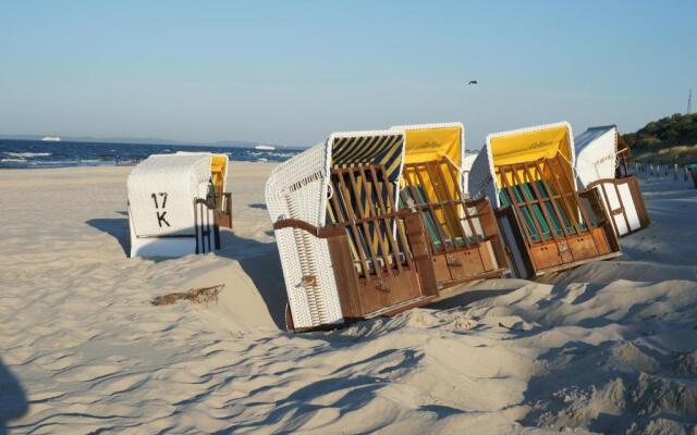 Wei_e Duene _ nur 50 Meter zum wei