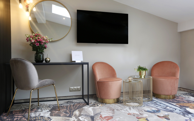 Queen Boutique Hotel