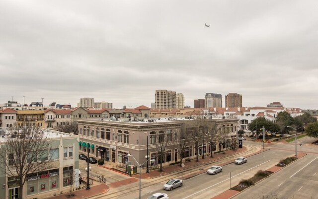 1 BR Apt Near AA Center with Parking by Frontdesk