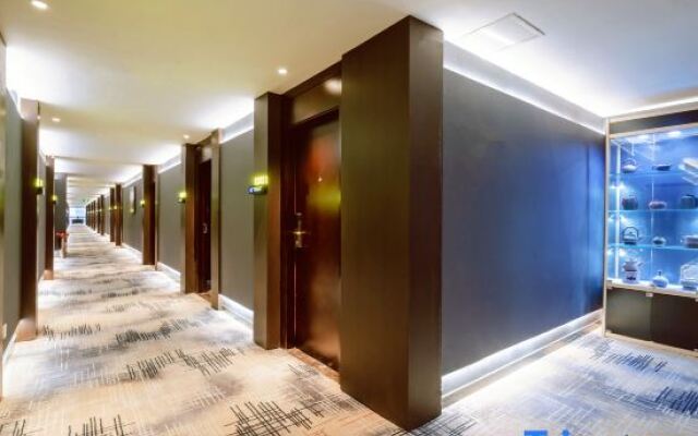 Lang Qiao Yinxiang Yucheng Hotel