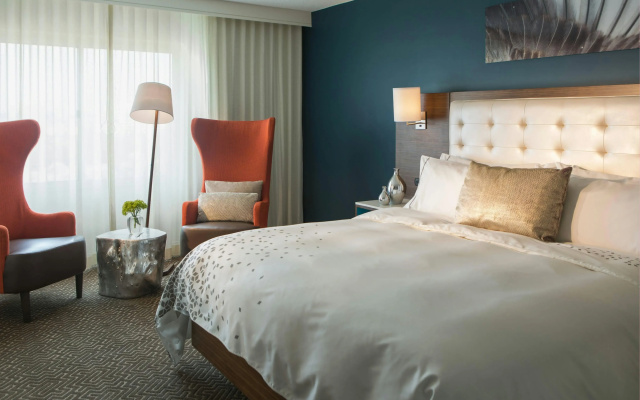 Renaissance Meadowlands Hotel