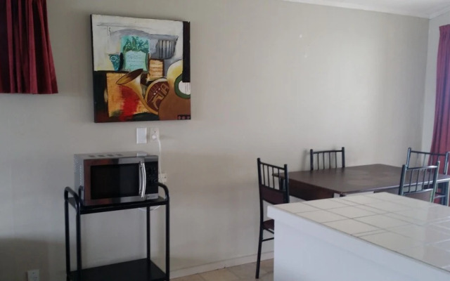 Fountain Court Motel