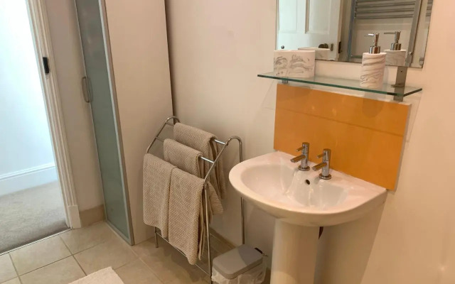 Puffin. Comfortable Annexe Central Falmouth (Adults Only)