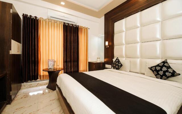 FabHotel Prime The Royal Galaxy