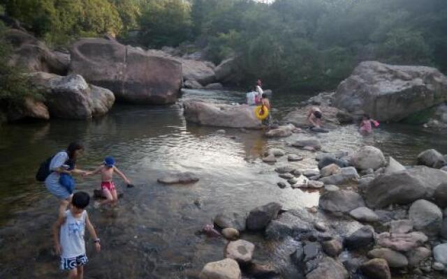 Zhexi Canyon Linhu Villa Hotel
