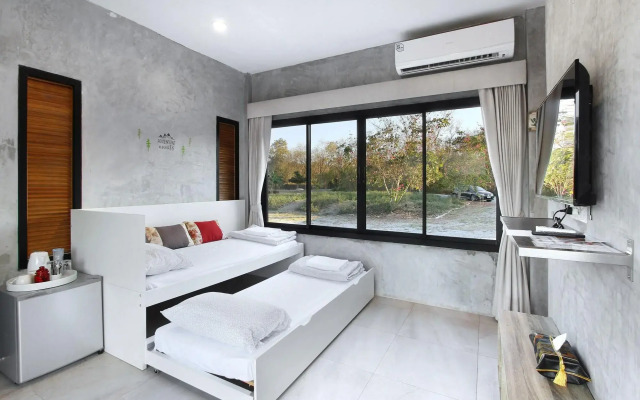 White Knot Khao Yai