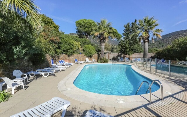 Boutique Holiday Home in Bormes-les-Mimosas with Pool