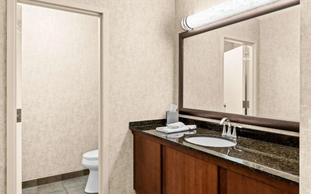 Heartland Inn & Suites, SureStay Collection by Best Western