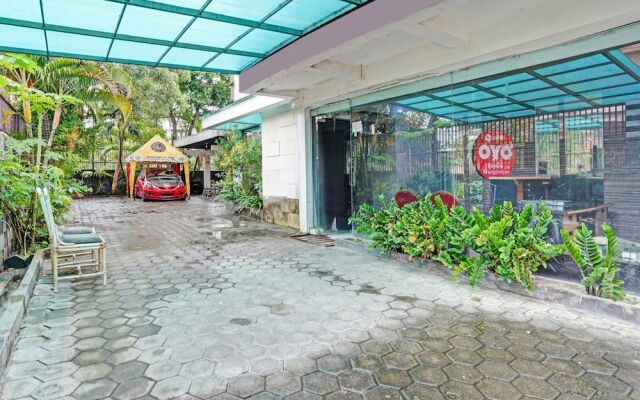 OYO Life 90791 Royale Margorejo