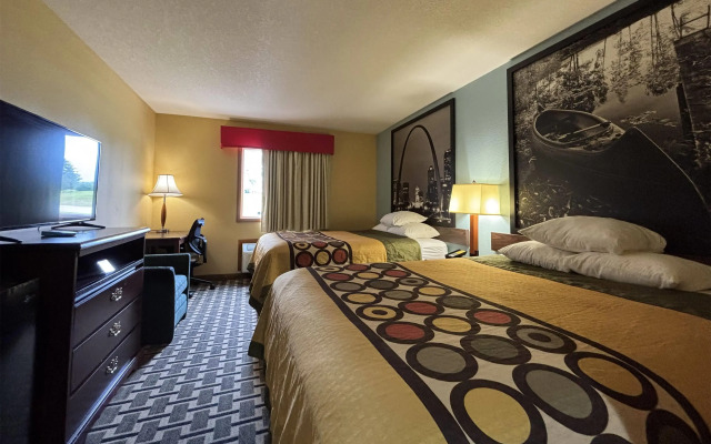 Super 8 by Wyndham Staunton