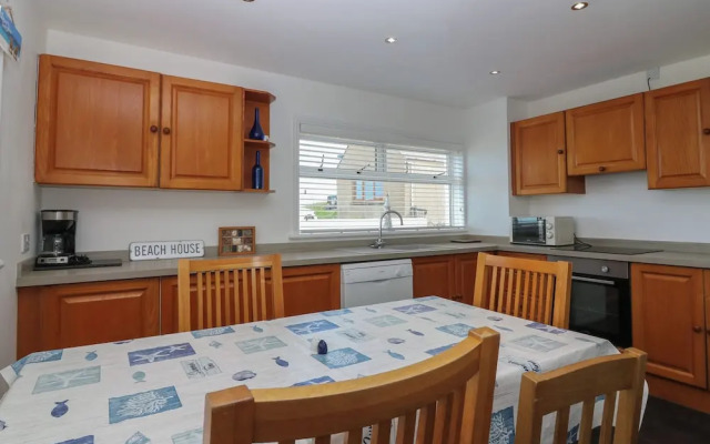 Bella's Beach Cottage