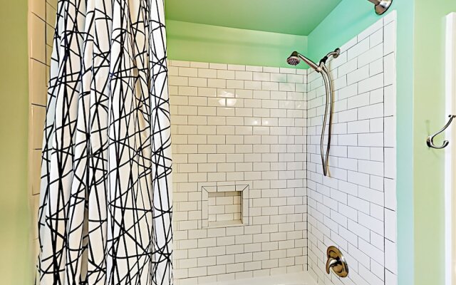 1734 Charleston (1655-161089) - 2 Br Home