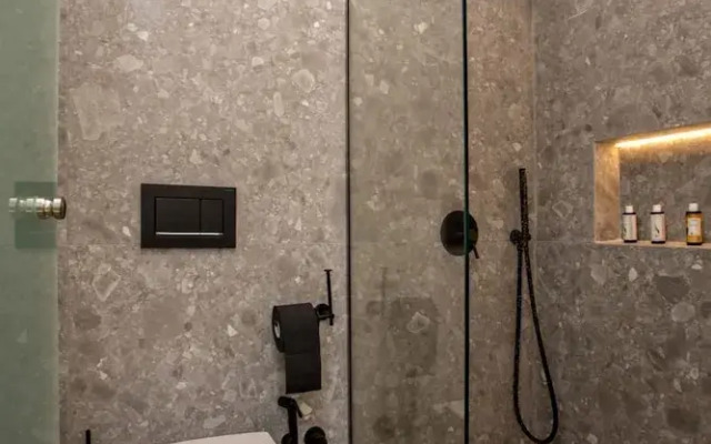 Levantes Luxury Suites I