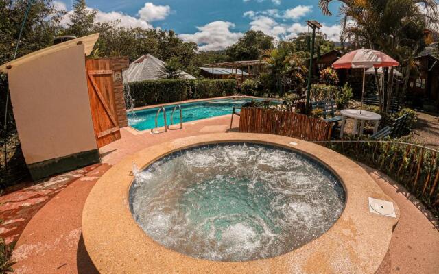 Mindo GlamBird Glamping &amp; Lodge