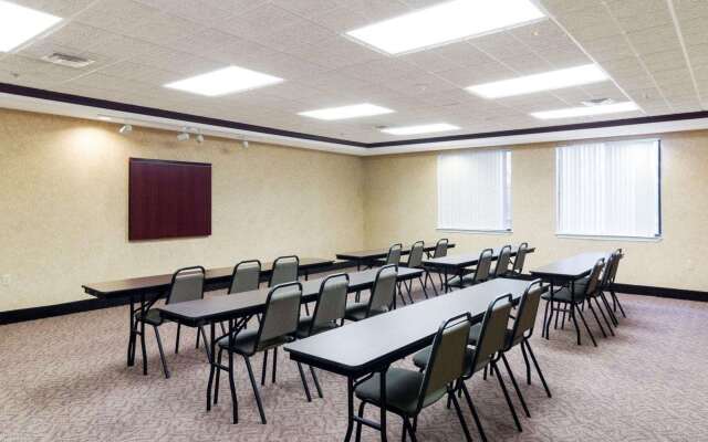 Quality Suites Midland North Loop 250