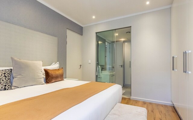 Sandton Smart Apartment Thirteen