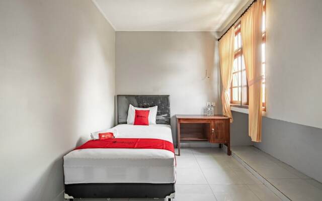 RedDoorz Syariah near Puri Agung Denpasar