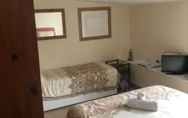 Sir Alfred Munnings Hotel